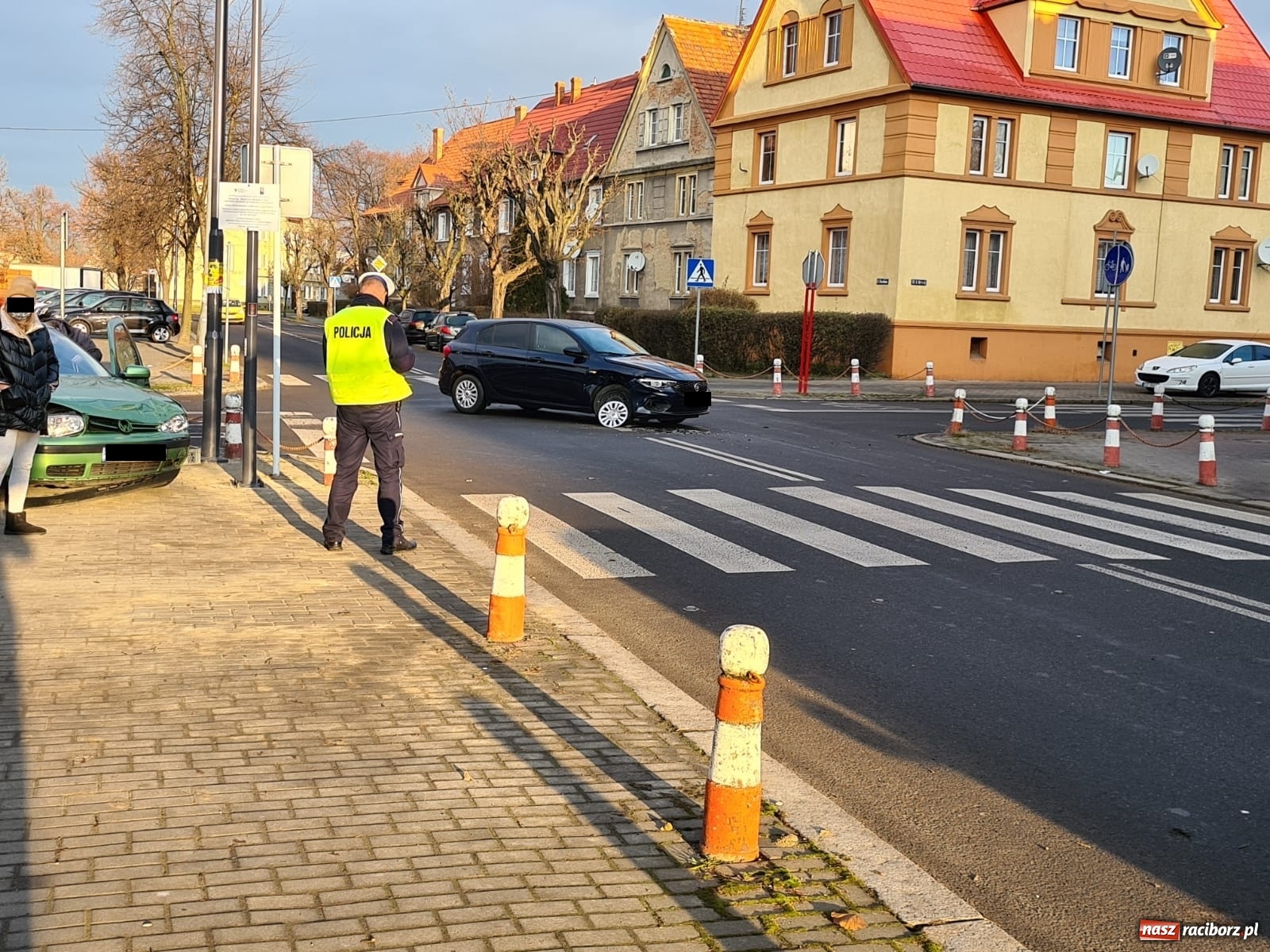 Zdjęcie w galerii na portalu naszraciborz.pl: Volkswagen i fiat zderzyły się na Ogrodowej  wiadomości z regionu
