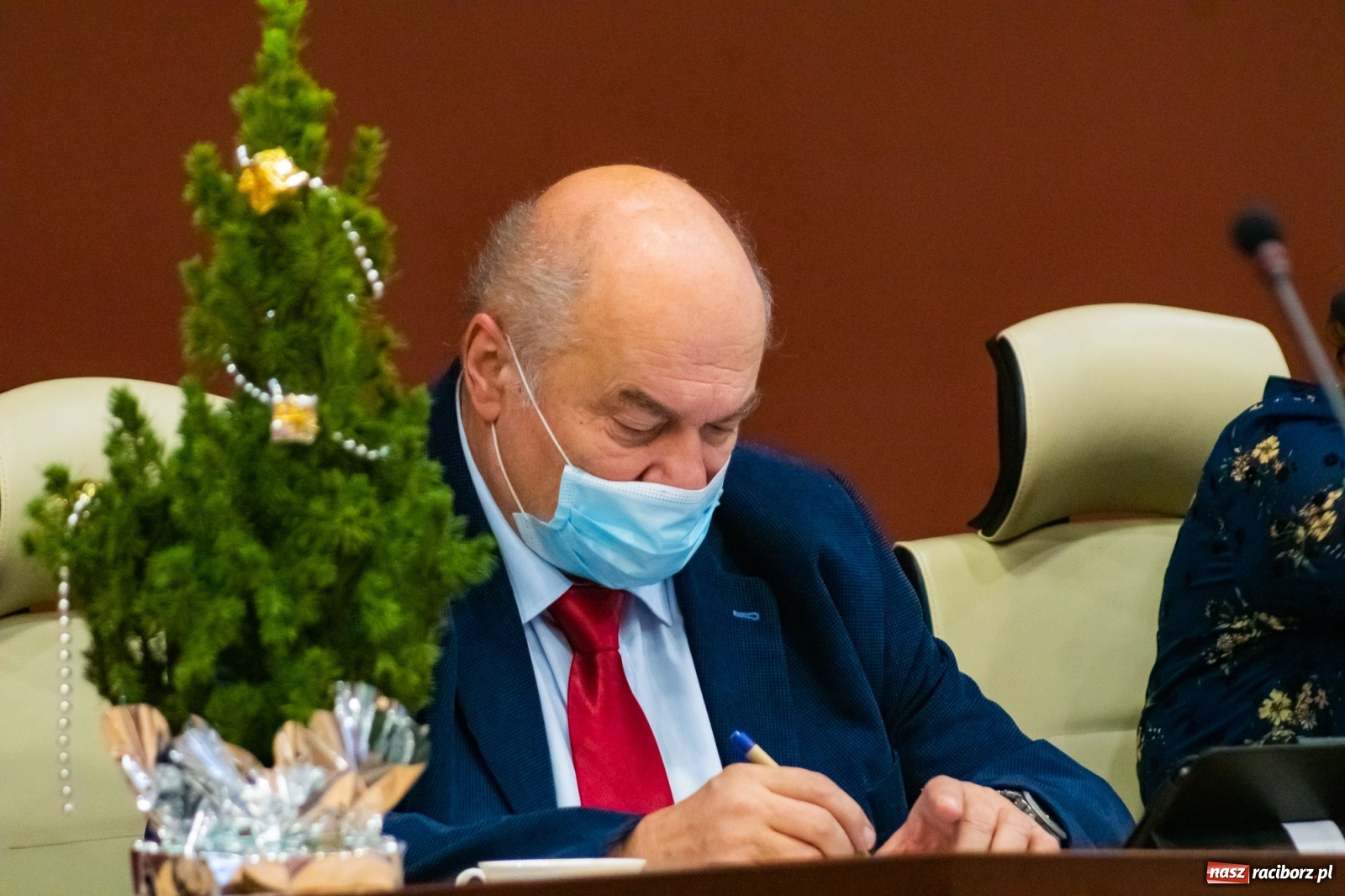 Zdjęcie w galerii na portalu naszraciborz.pl: Niekończąca się historia. Radni i prezydent utonęli w temacie śmieci wiadomości z regionu