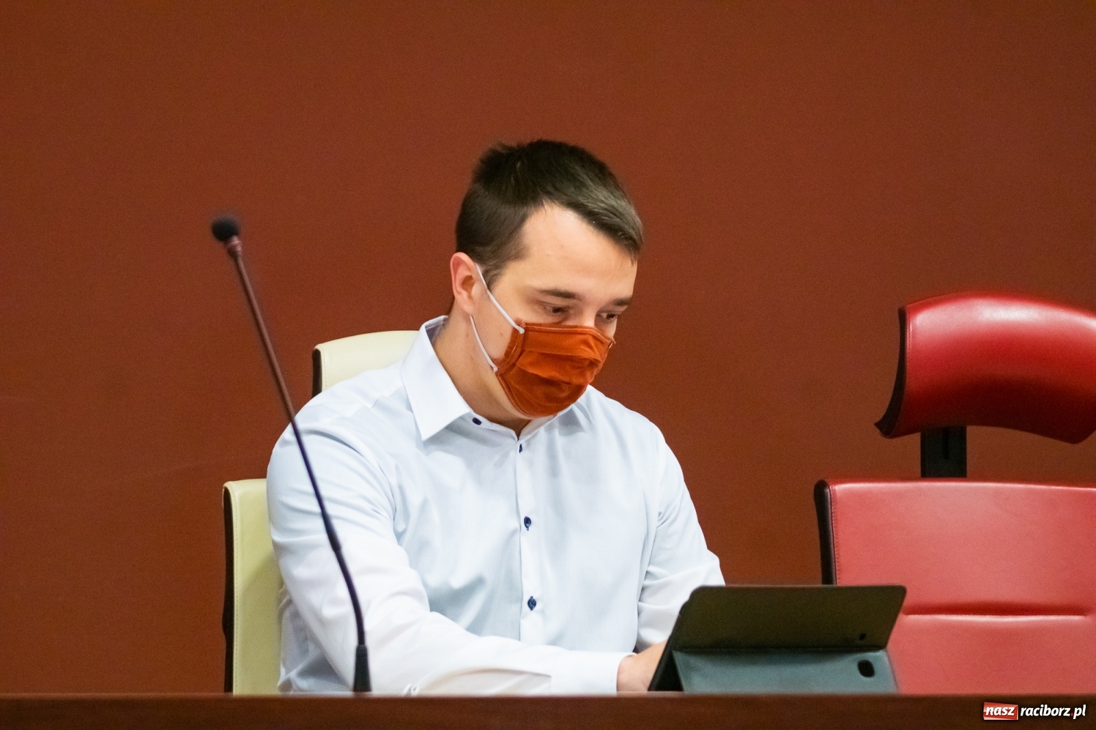 Zdjęcie w galerii na portalu naszraciborz.pl: Niekończąca się historia. Radni i prezydent utonęli w temacie śmieci wiadomości z regionu