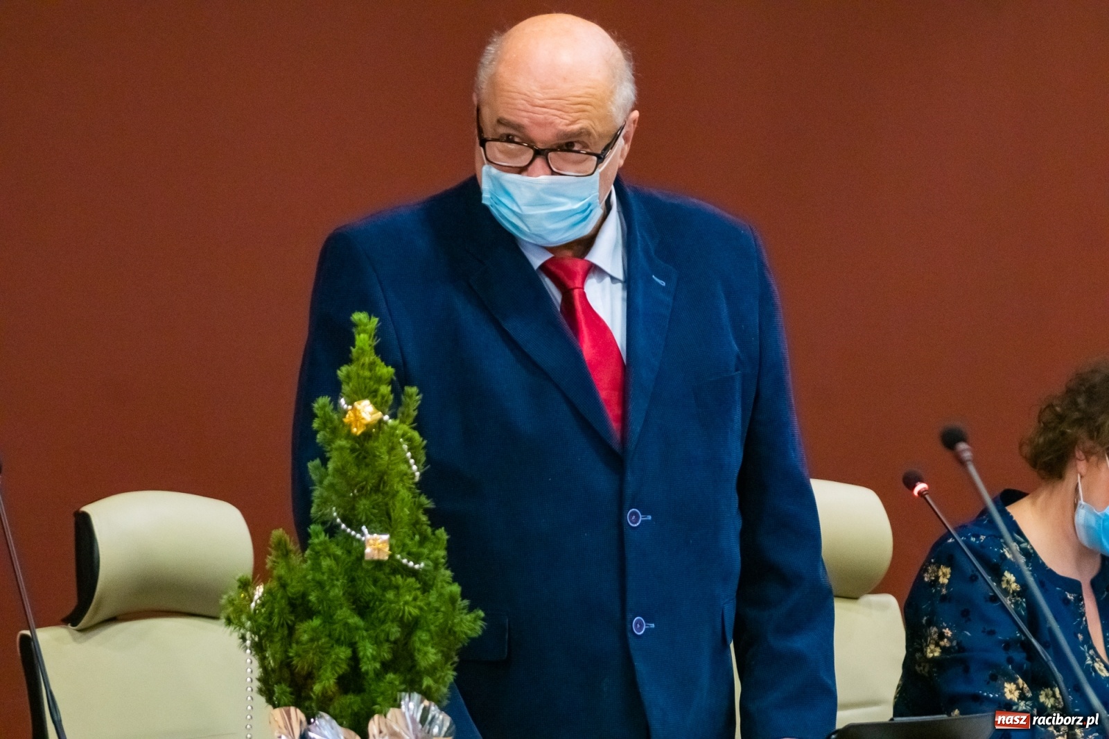 Zdjęcie w galerii na portalu naszraciborz.pl: Niekończąca się historia. Radni i prezydent utonęli w temacie śmieci wiadomości z regionu