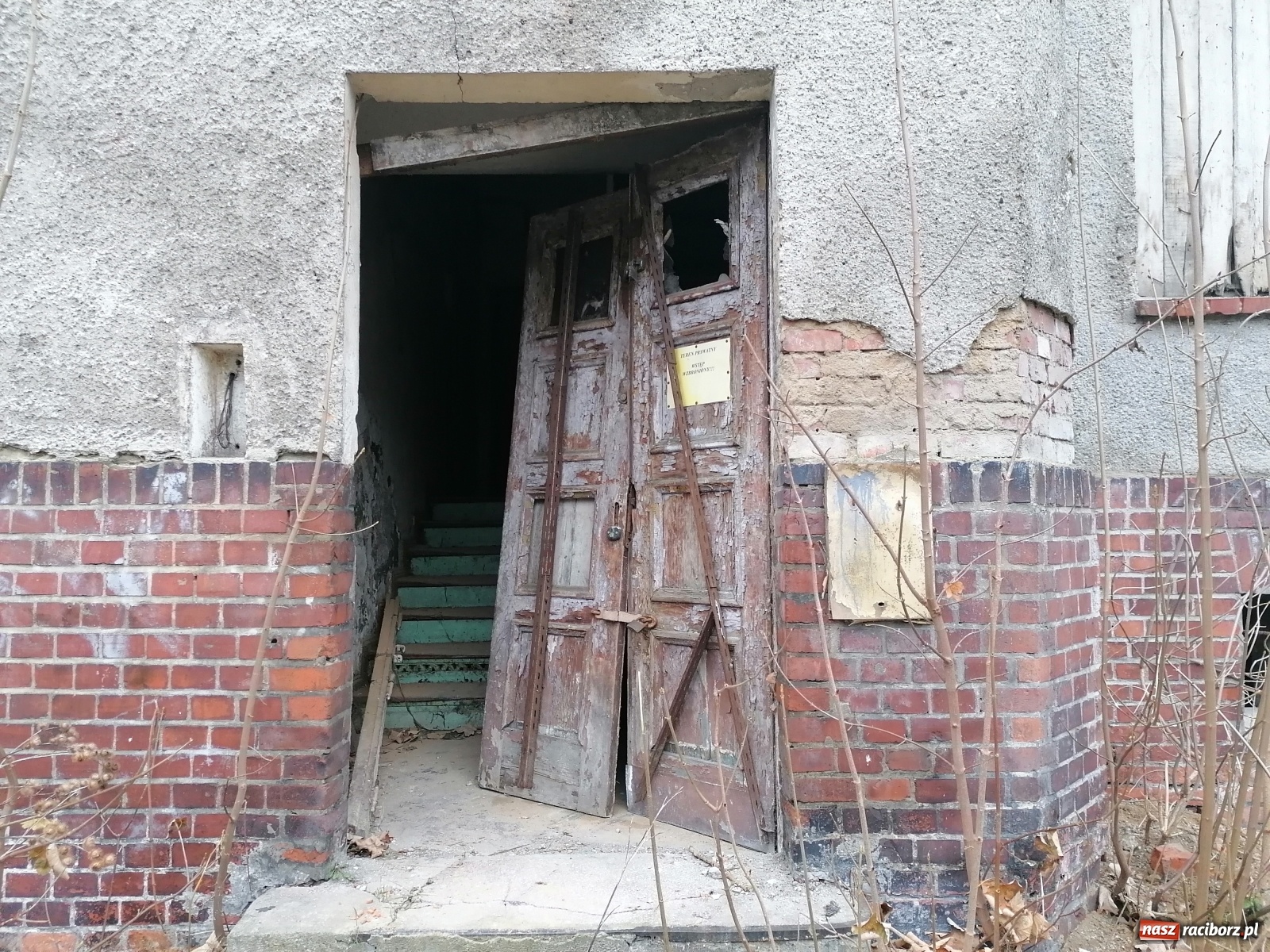 Zdjęcie w galerii na portalu naszraciborz.pl: Rudera przy Drzymały. Czy ktoś czeka na tragedię?  wiadomości z regionu