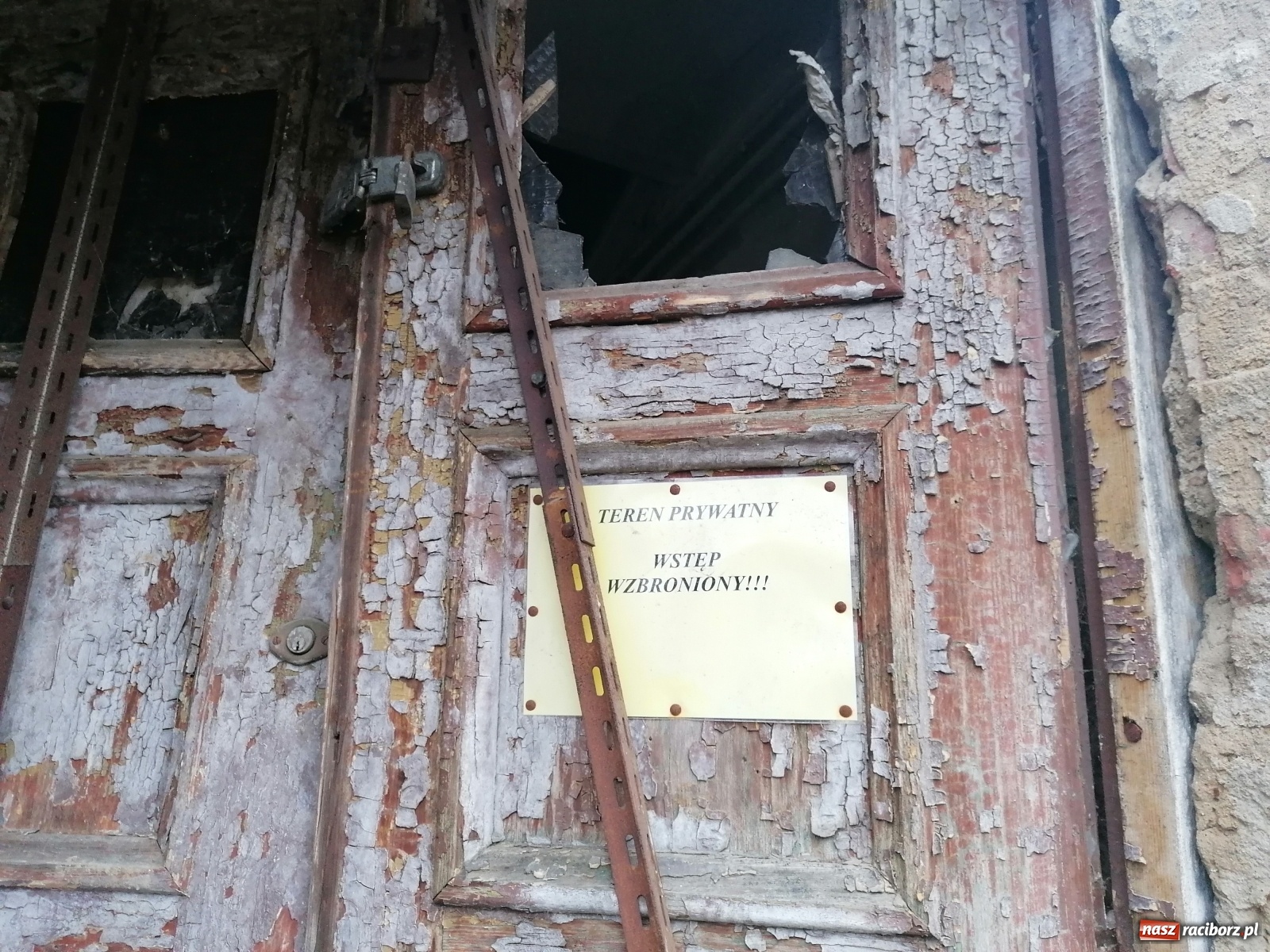 Zdjęcie w galerii na portalu naszraciborz.pl: Rudera przy Drzymały. Czy ktoś czeka na tragedię?  wiadomości z regionu