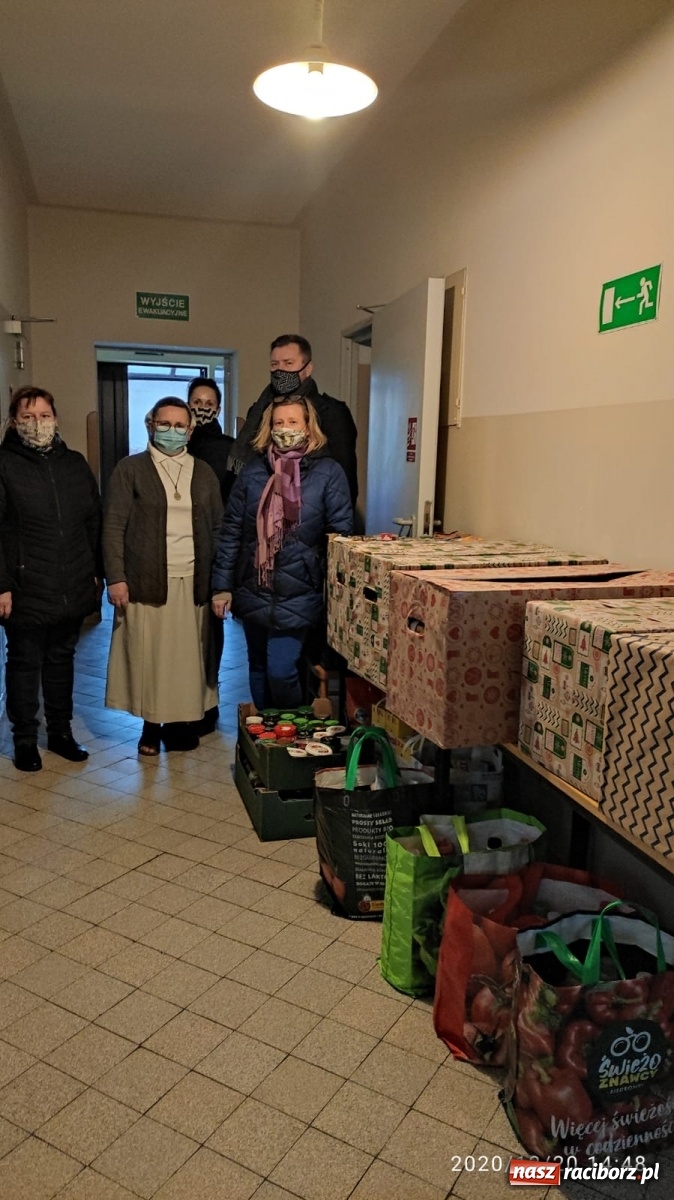 Zdjęcie w galerii na portalu naszraciborz.pl: Szkoła w Markowicach pomogła siostrom z Kietrza wiadomości z regionu
