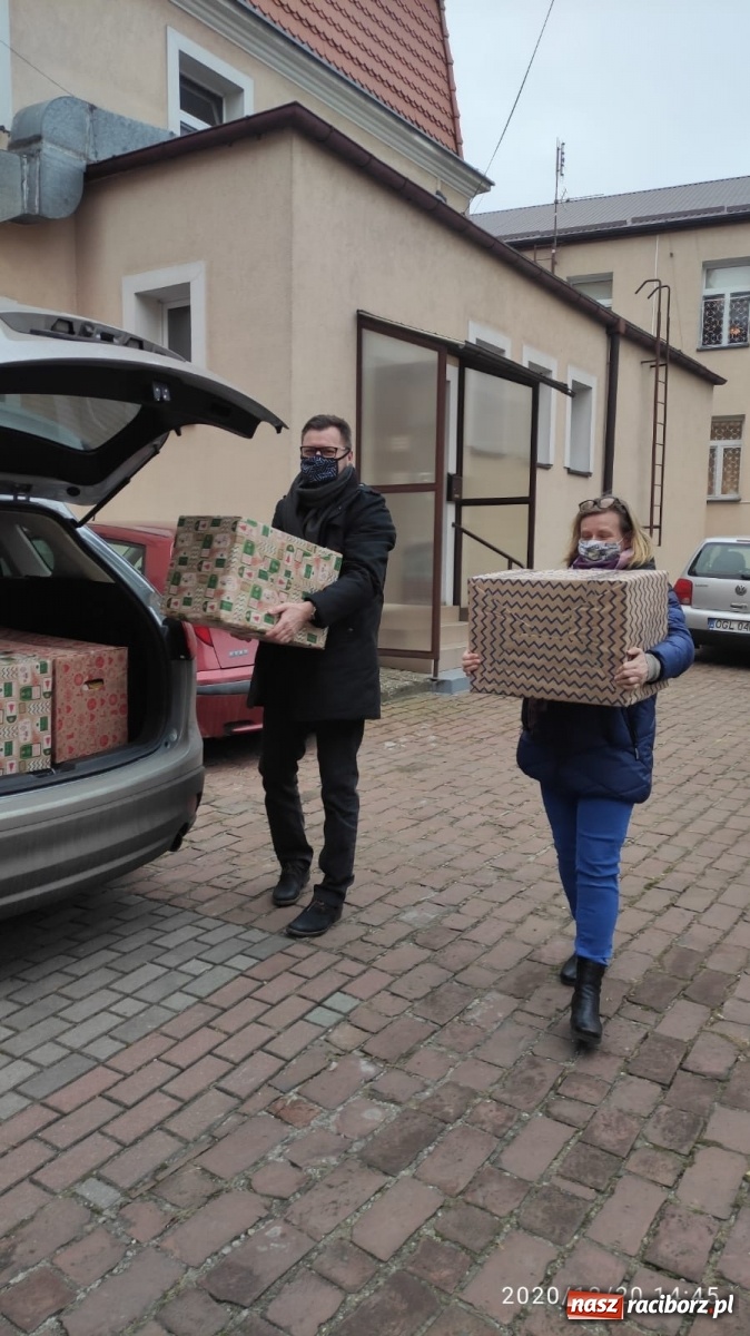 Zdjęcie w galerii na portalu naszraciborz.pl: Szkoła w Markowicach pomogła siostrom z Kietrza wiadomości z regionu