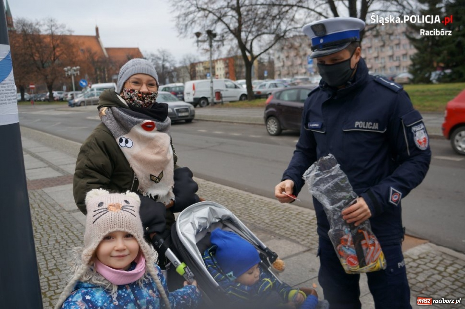 Zdjęcie w galerii na portalu naszraciborz.pl: Świeć przykładem. Akcja raciborskiej drogówki  wiadomości z regionu