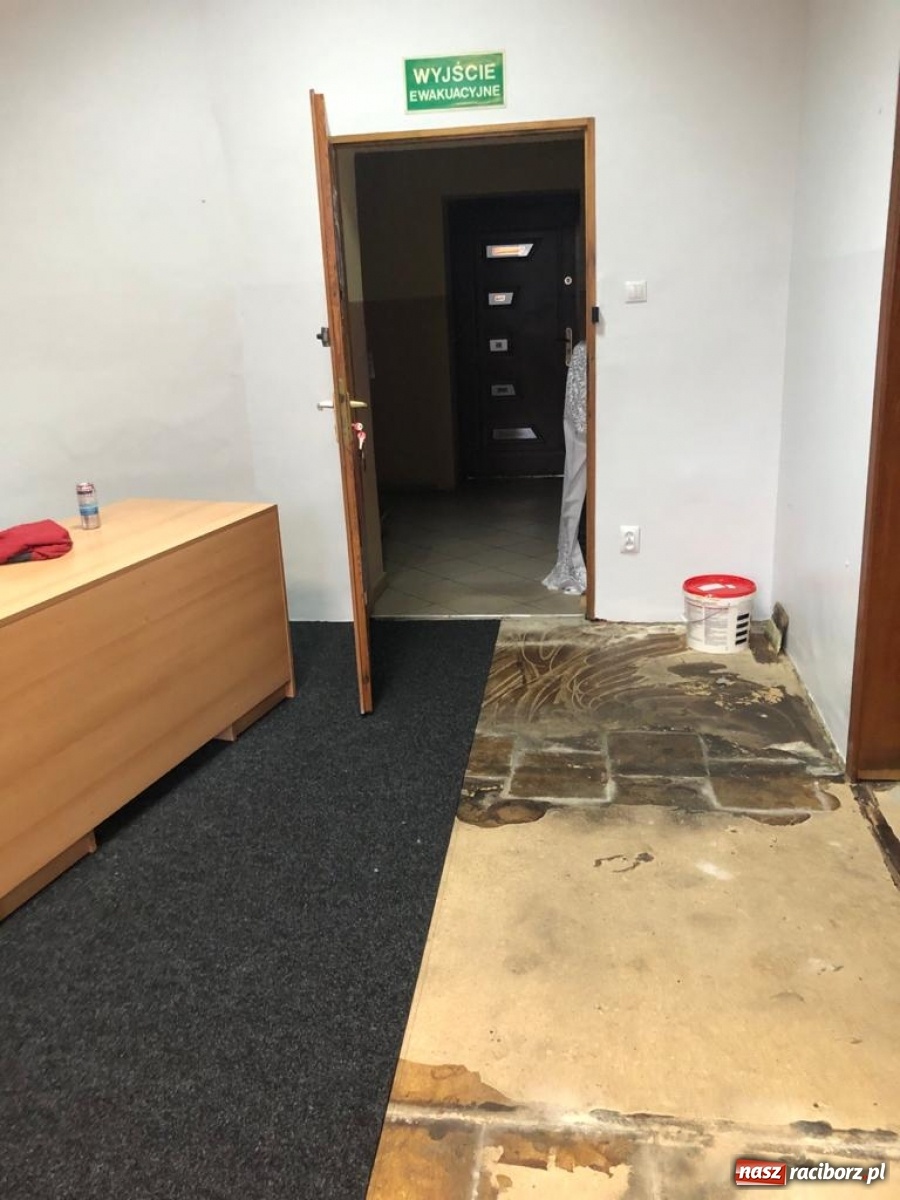 Zdjęcie w galerii na portalu naszraciborz.pl: Rudzka filia biblioteki doczekała się remontu wiadomości z regionu