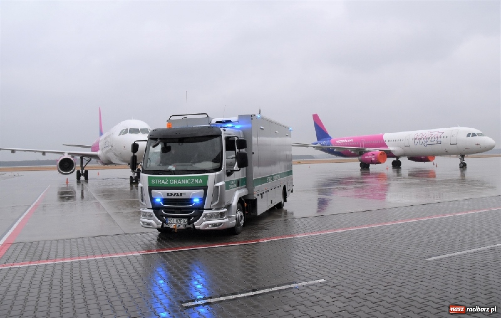 Zdjęcie w galerii na portalu naszraciborz.pl: Śląska Straż Graniczna z Raciborza dostała pod choinkę sprzęt pirotechniczny wiadomości z regionu