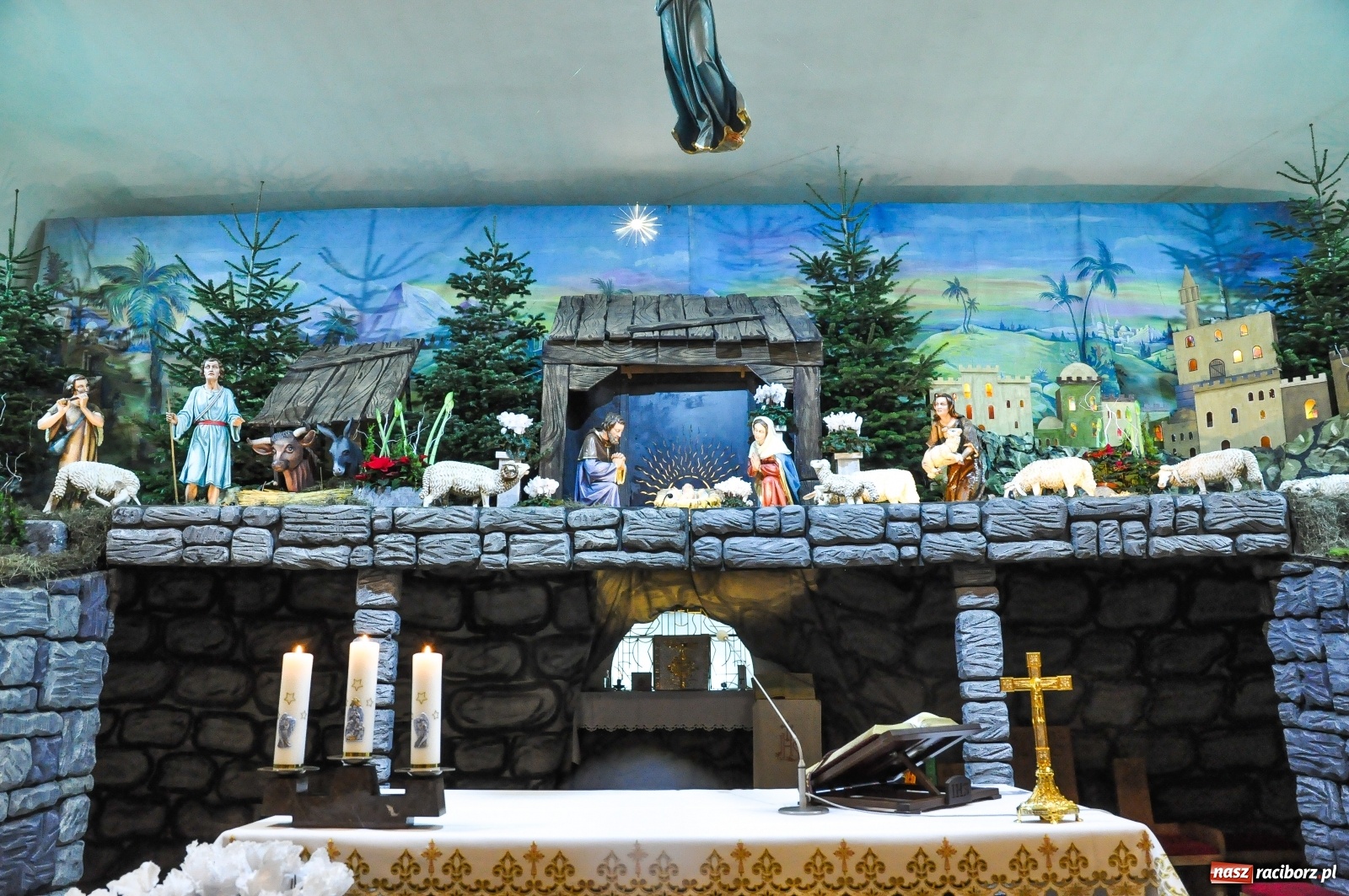 Zdjęcie w galerii na portalu naszraciborz.pl: Szopki u pietrowickich zawierzanek i raciborskich franciszkanów [FOTO] wiadomości z regionu