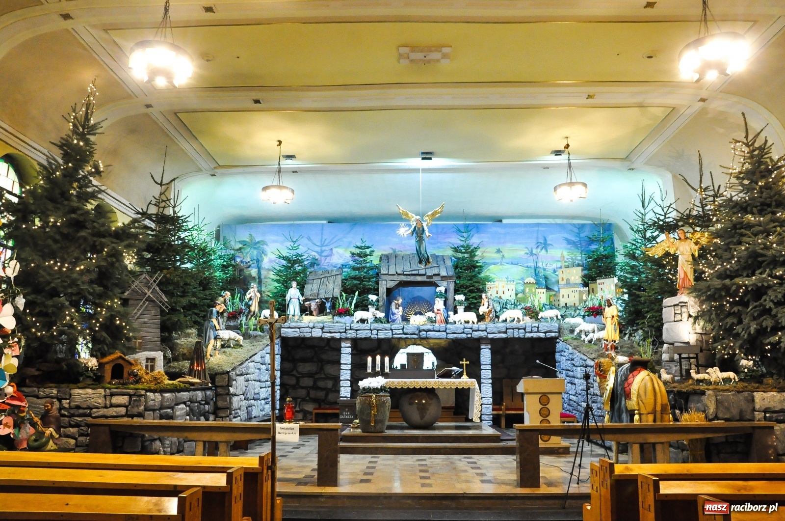 Zdjęcie w galerii na portalu naszraciborz.pl: Szopki u pietrowickich zawierzanek i raciborskich franciszkanów [FOTO] wiadomości z regionu