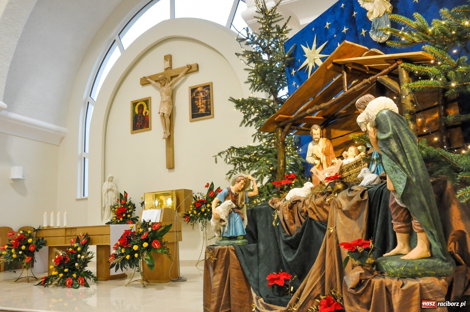 Zdjęcie w galerii na portalu naszraciborz.pl: Szopki u pietrowickich zawierzanek i raciborskich franciszkanów [FOTO] wiadomości z regionu