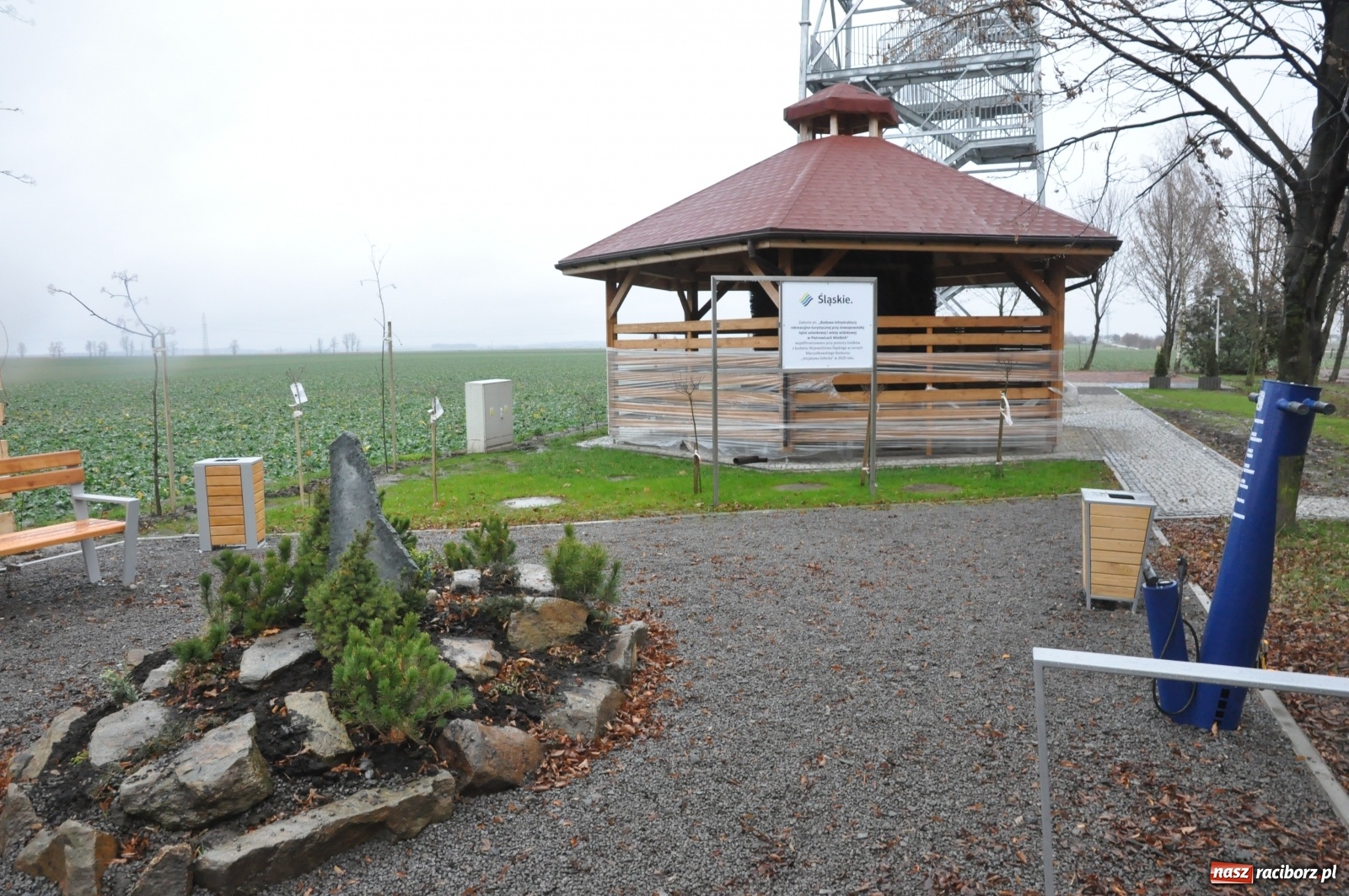 Zdjęcie w galerii na portalu naszraciborz.pl: Zagospodarowano teren przy wieży i tężni w Pietrowicach  wiadomości z regionu