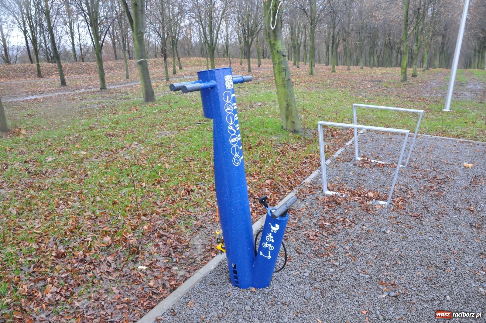 Zdjęcie w galerii na portalu naszraciborz.pl: Zagospodarowano teren przy wieży i tężni w Pietrowicach  wiadomości z regionu