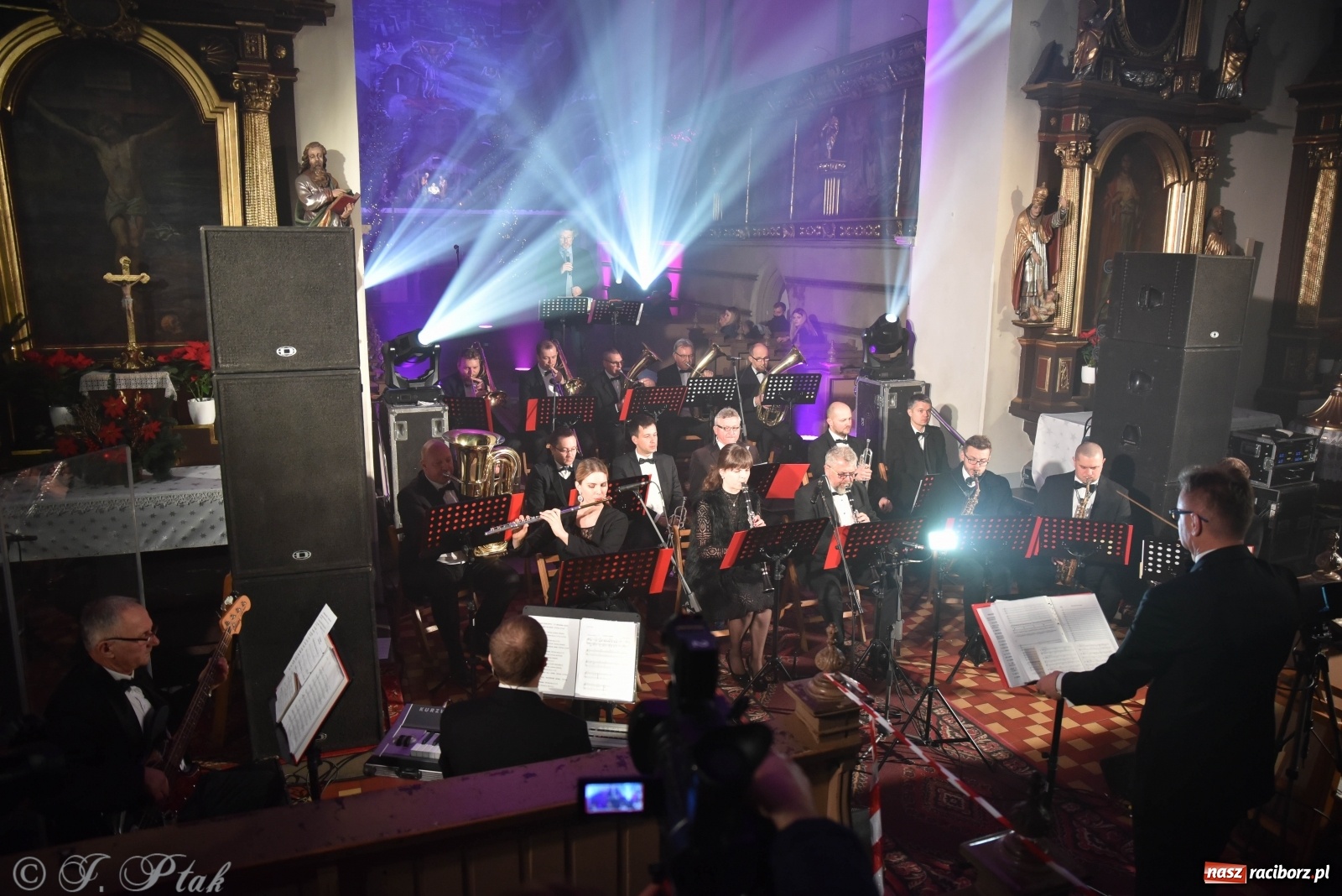 Zdjęcie w galerii na portalu naszraciborz.pl: Koncert świąteczny orkiestry Plania w kościele farnym wiadomości z regionu