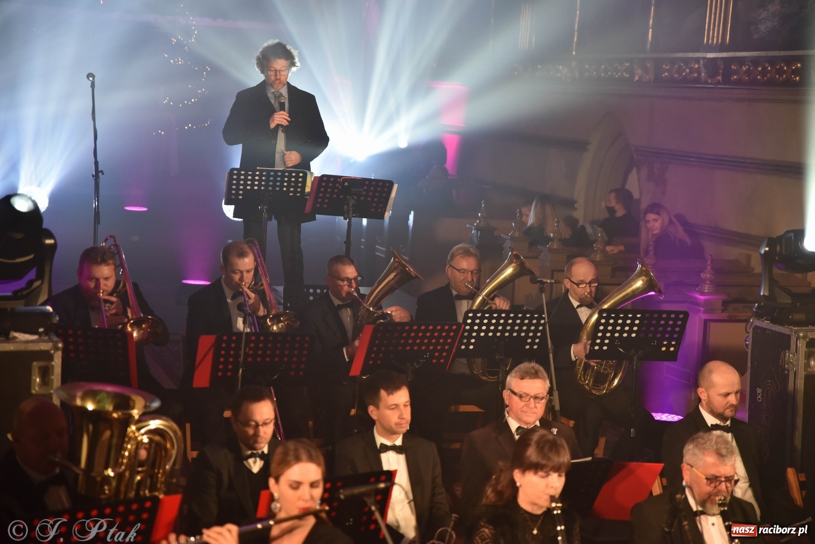 Zdjęcie w galerii na portalu naszraciborz.pl: Koncert świąteczny orkiestry Plania w kościele farnym wiadomości z regionu