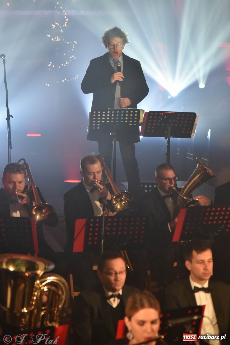 Zdjęcie w galerii na portalu naszraciborz.pl: Koncert świąteczny orkiestry Plania w kościele farnym wiadomości z regionu