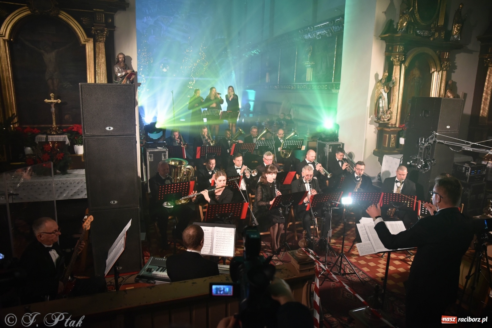 Zdjęcie w galerii na portalu naszraciborz.pl: Koncert świąteczny orkiestry Plania w kościele farnym wiadomości z regionu