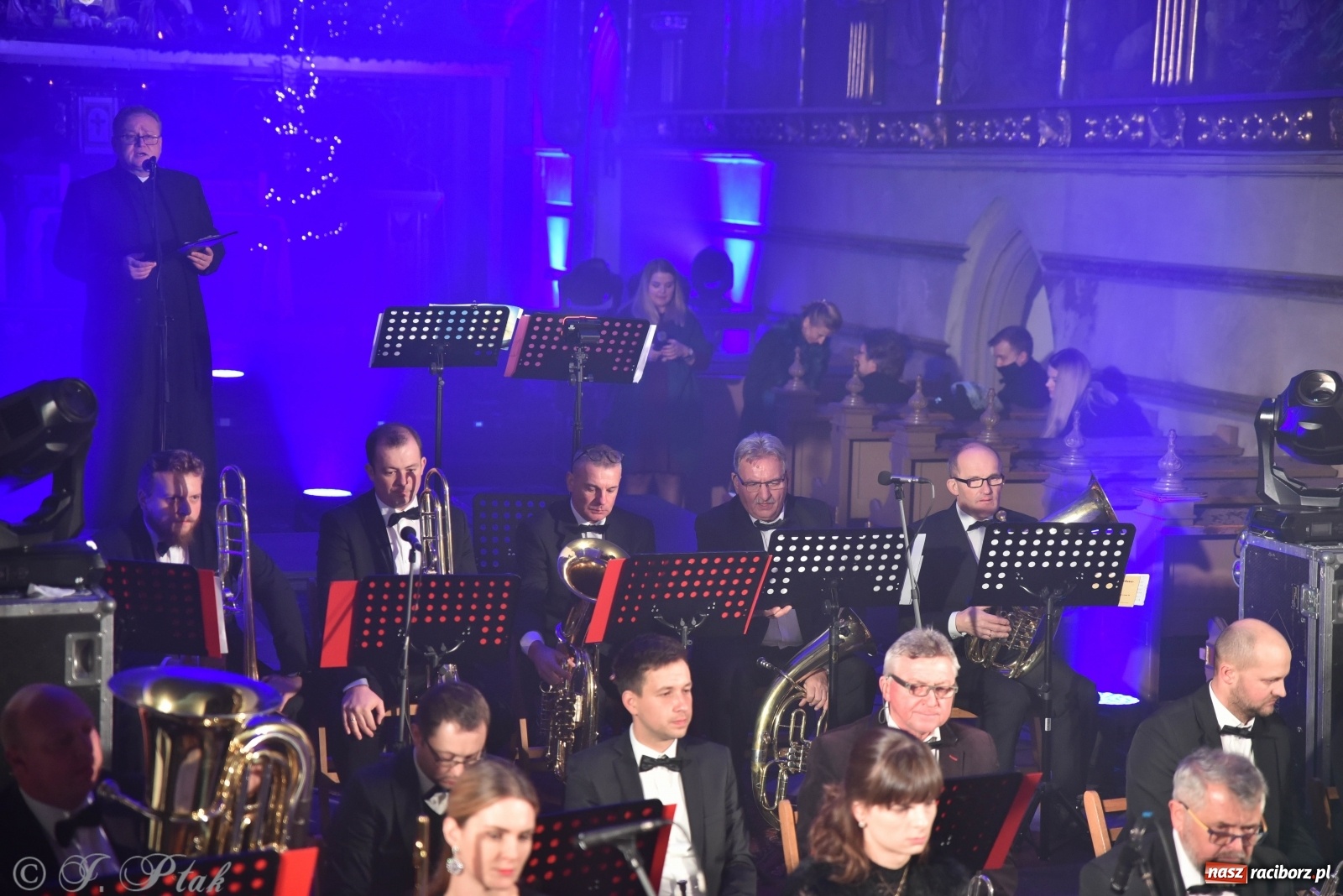 Zdjęcie w galerii na portalu naszraciborz.pl: Koncert świąteczny orkiestry Plania w kościele farnym wiadomości z regionu