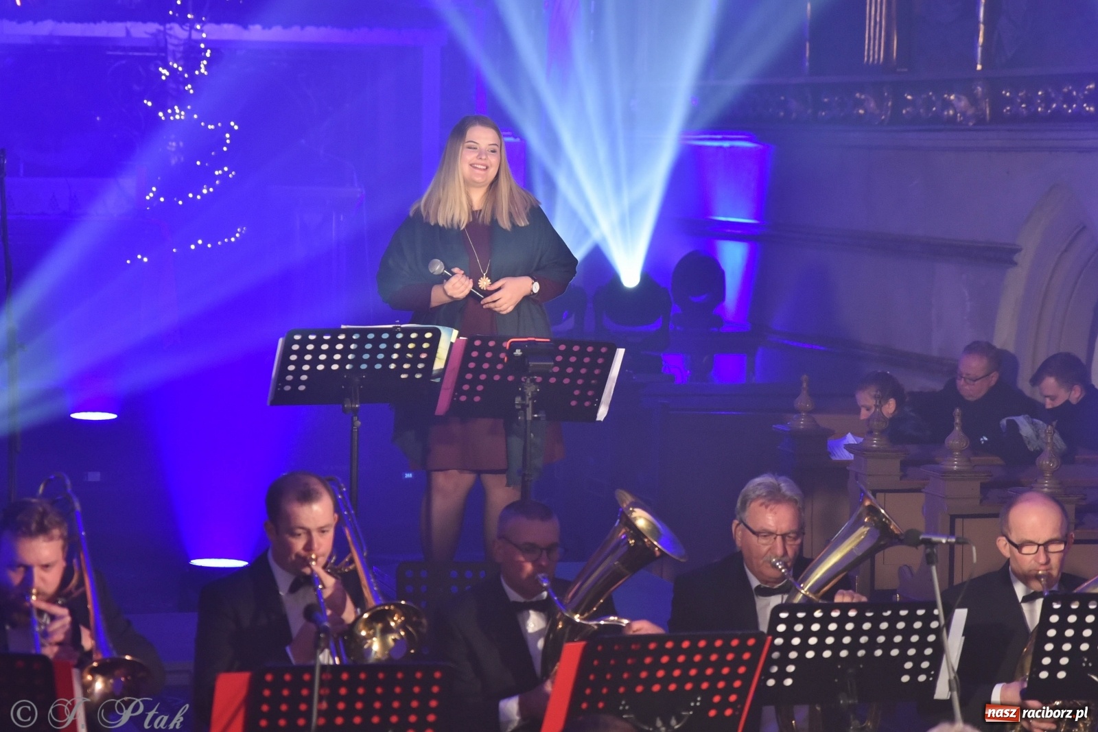 Zdjęcie w galerii na portalu naszraciborz.pl: Koncert świąteczny orkiestry Plania w kościele farnym wiadomości z regionu