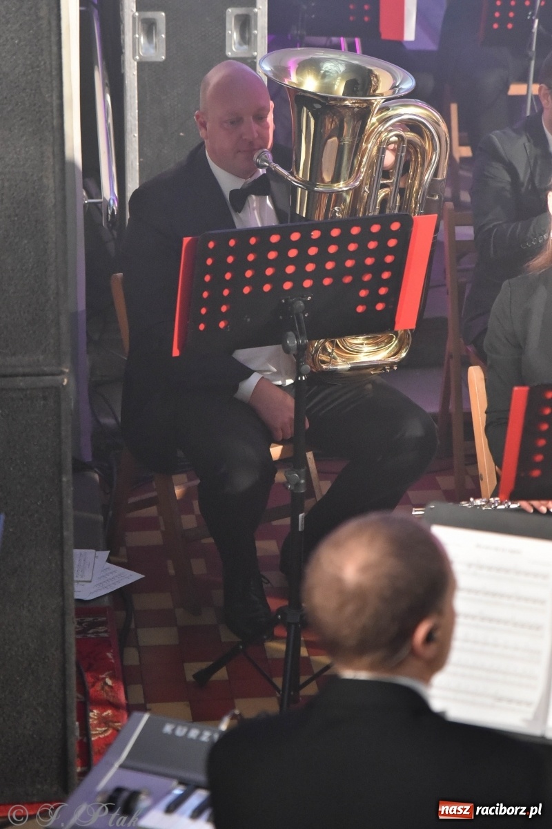 Zdjęcie w galerii na portalu naszraciborz.pl: Koncert świąteczny orkiestry Plania w kościele farnym wiadomości z regionu