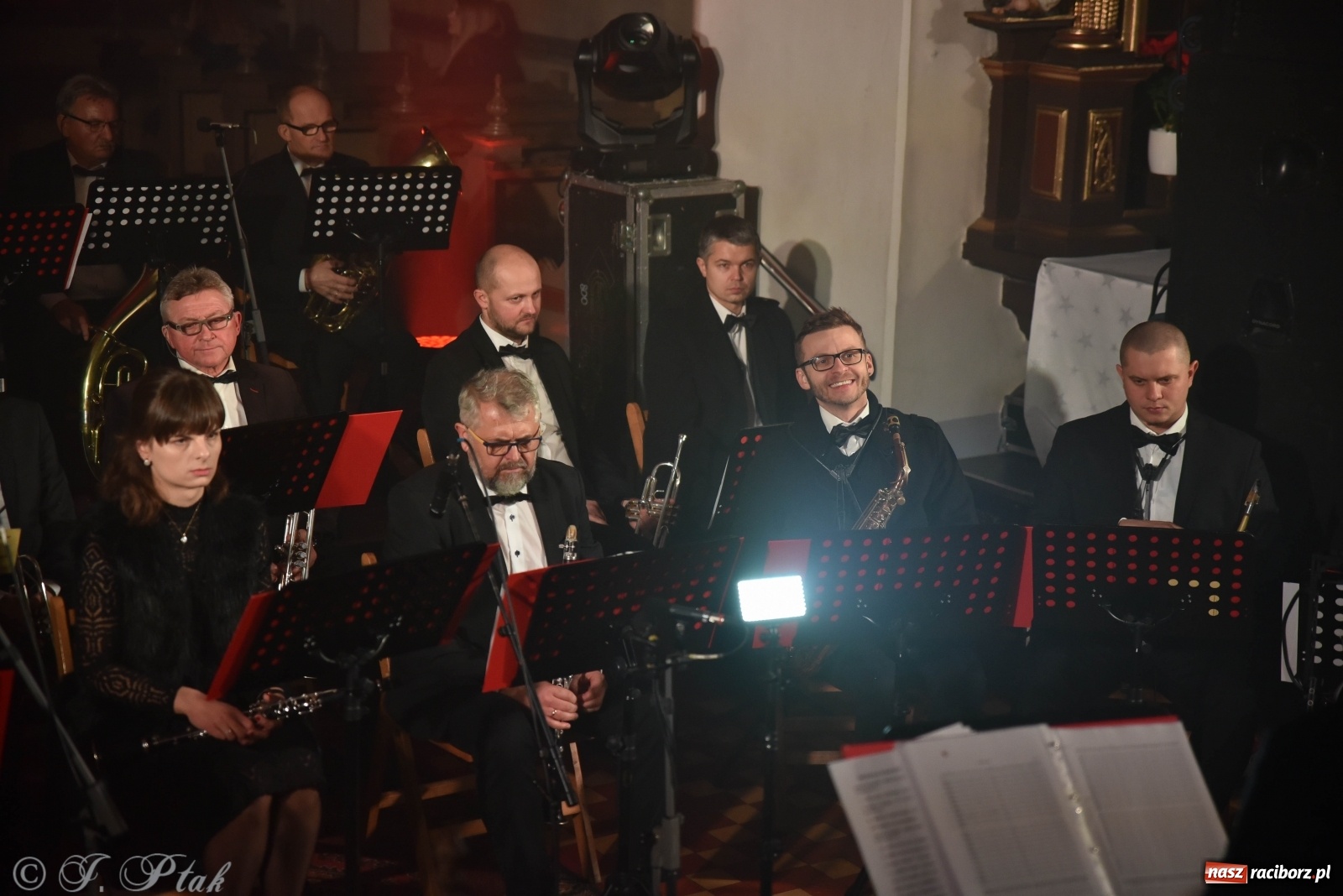 Zdjęcie w galerii na portalu naszraciborz.pl: Koncert świąteczny orkiestry Plania w kościele farnym wiadomości z regionu