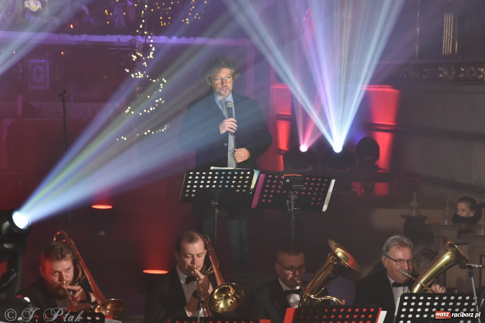 Zdjęcie w galerii na portalu naszraciborz.pl: Koncert świąteczny orkiestry Plania w kościele farnym wiadomości z regionu