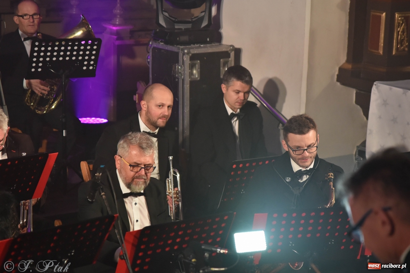 Zdjęcie w galerii na portalu naszraciborz.pl: Koncert świąteczny orkiestry Plania w kościele farnym wiadomości z regionu