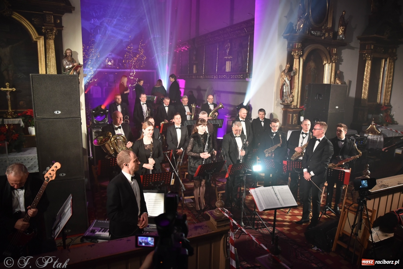 Zdjęcie w galerii na portalu naszraciborz.pl: Koncert świąteczny orkiestry Plania w kościele farnym wiadomości z regionu