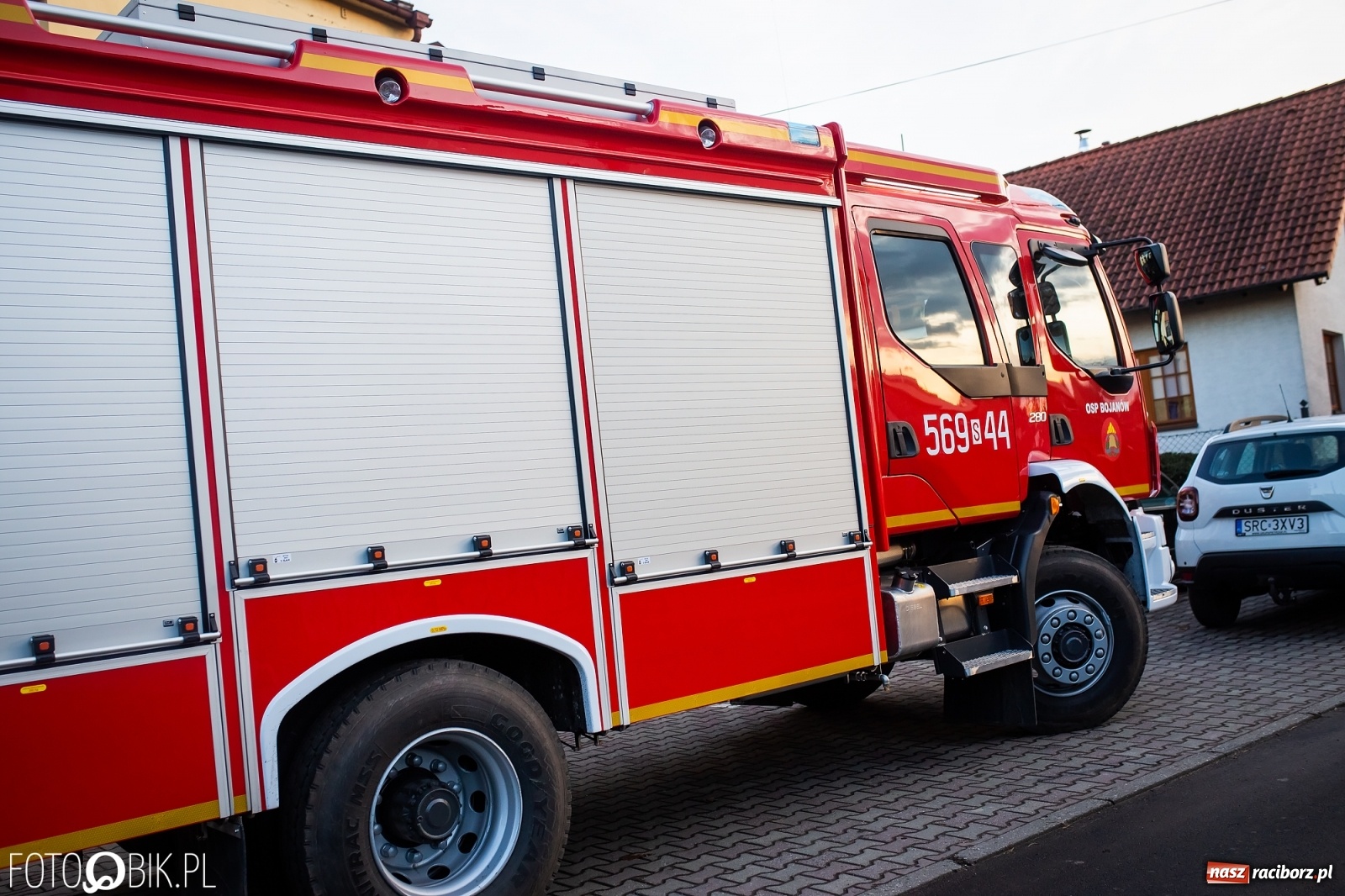 Zdjęcie w galerii na portalu naszraciborz.pl: Strażacy z Bojanowa z nowym volvo [FOTO] wiadomości z regionu