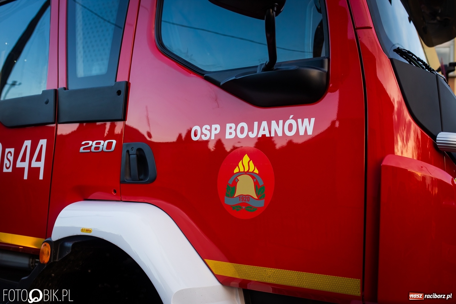 Zdjęcie w galerii na portalu naszraciborz.pl: Strażacy z Bojanowa z nowym volvo [FOTO] wiadomości z regionu