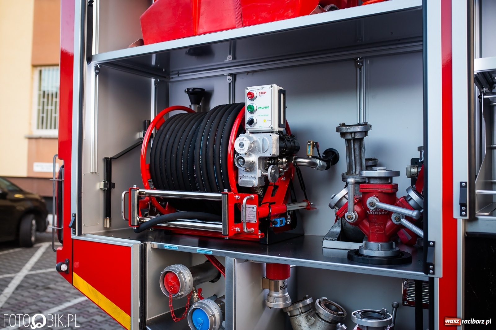 Zdjęcie w galerii na portalu naszraciborz.pl: Strażacy z Bojanowa z nowym volvo [FOTO] wiadomości z regionu