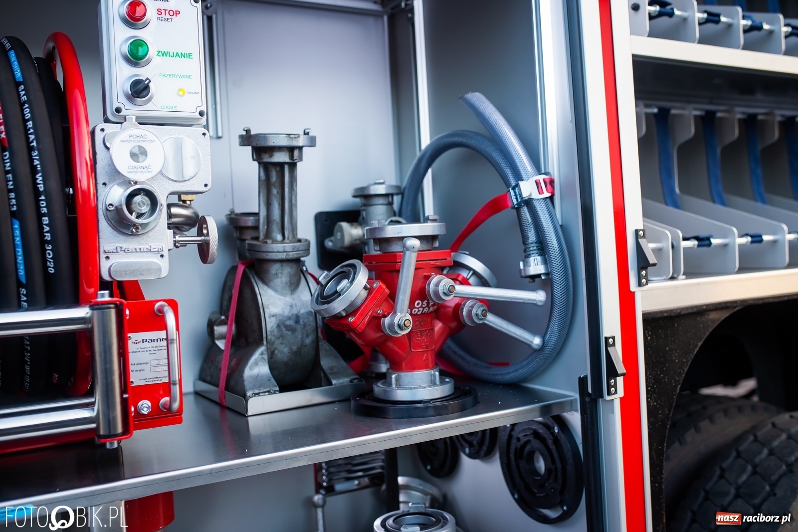 Zdjęcie w galerii na portalu naszraciborz.pl: Strażacy z Bojanowa z nowym volvo [FOTO] wiadomości z regionu