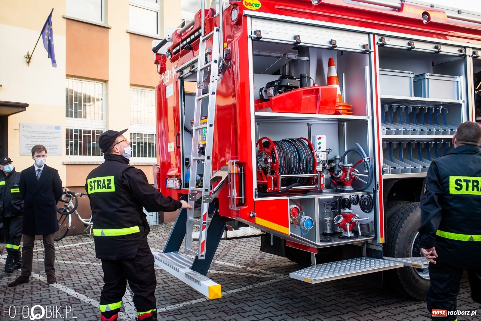 Zdjęcie w galerii na portalu naszraciborz.pl: Strażacy z Bojanowa z nowym volvo [FOTO] wiadomości z regionu