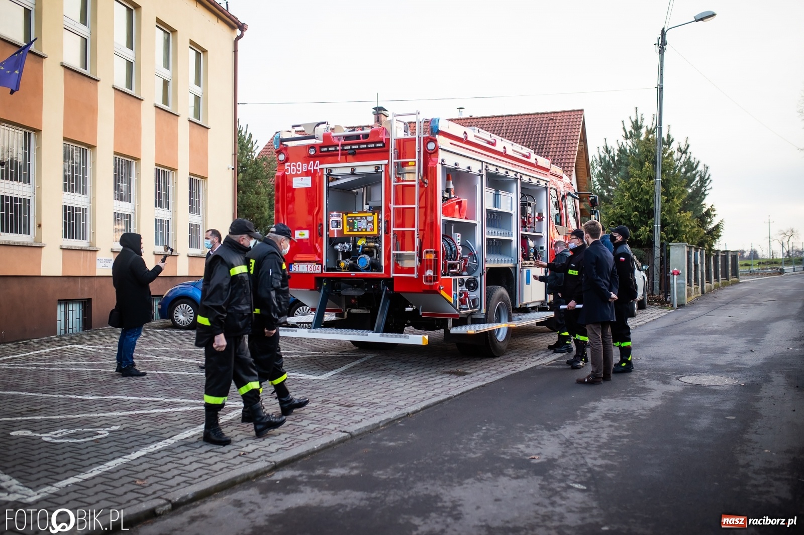 Zdjęcie w galerii na portalu naszraciborz.pl: Strażacy z Bojanowa z nowym volvo [FOTO] wiadomości z regionu