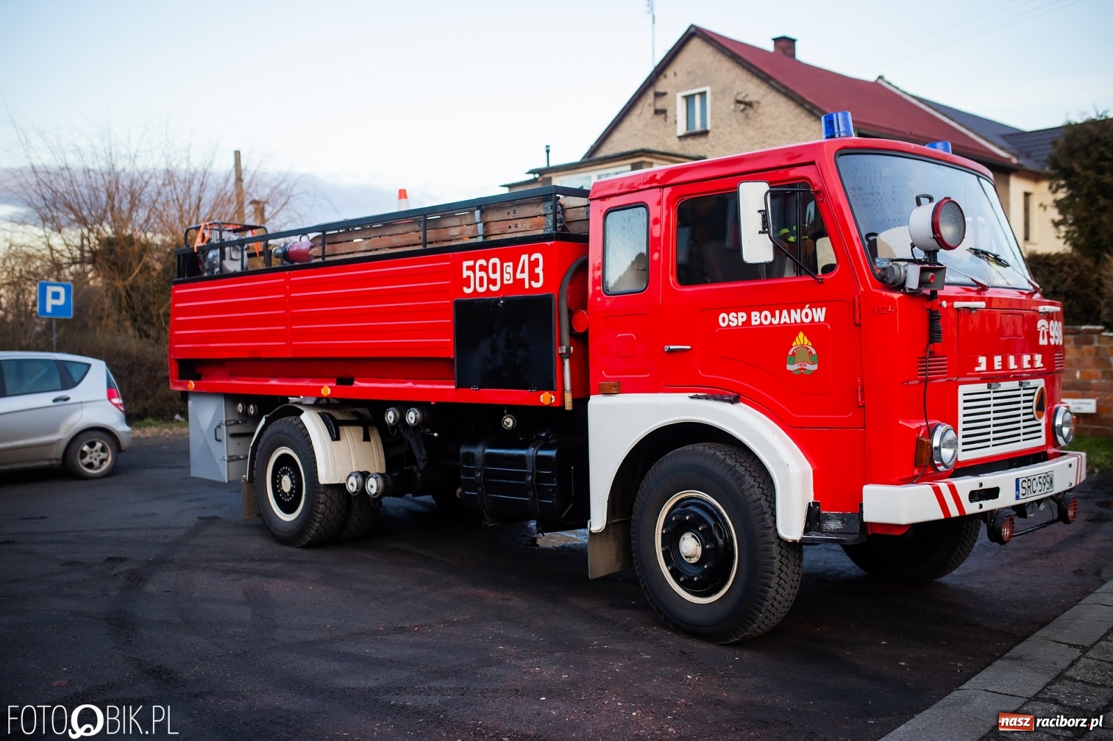Zdjęcie w galerii na portalu naszraciborz.pl: Strażacy z Bojanowa z nowym volvo [FOTO] wiadomości z regionu