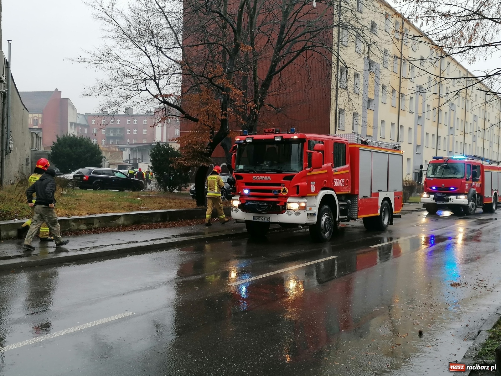 Zdjęcie w galerii na portalu naszraciborz.pl: Akcja strażaków i pogotowia gazowego na Głowackiego [FOTO] wiadomości z regionu