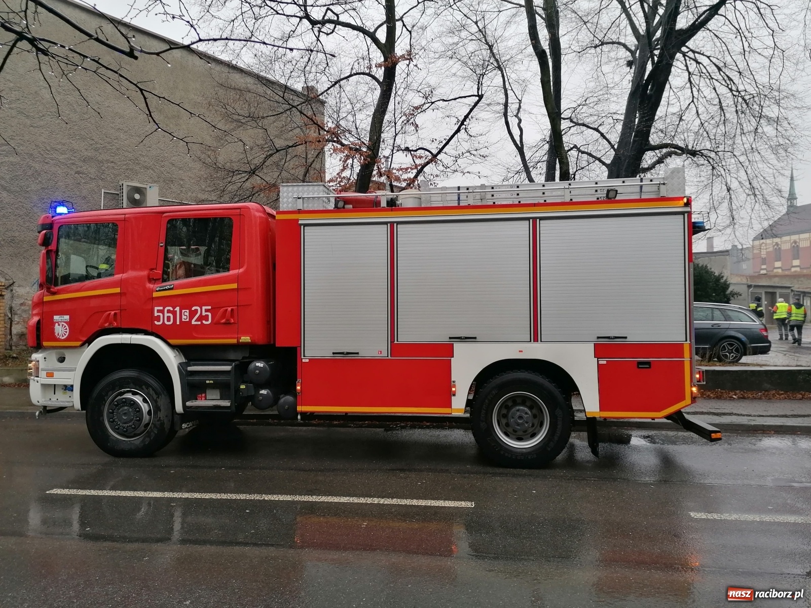 Zdjęcie w galerii na portalu naszraciborz.pl: Akcja strażaków i pogotowia gazowego na Głowackiego [FOTO] wiadomości z regionu