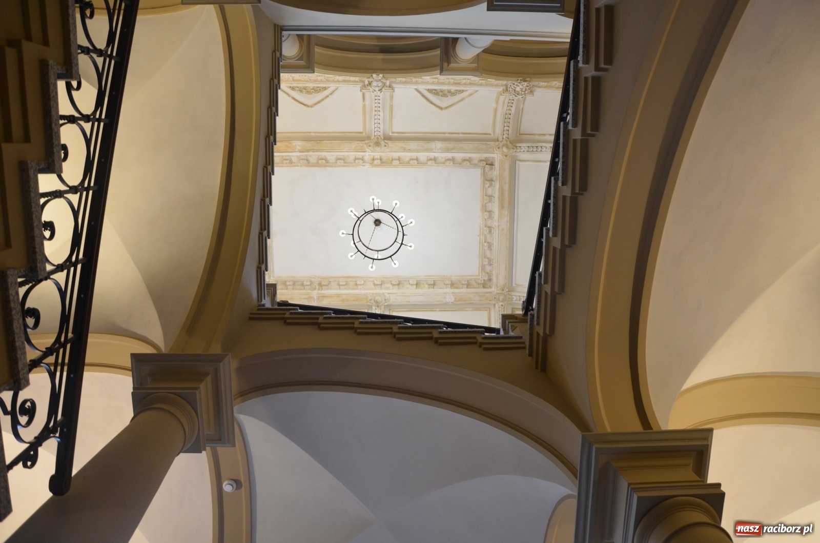 Zdjęcie w galerii na portalu naszraciborz.pl: Tak wyglądają wnętrza odnowionego dawnego sądu krajowego  wiadomości z regionu