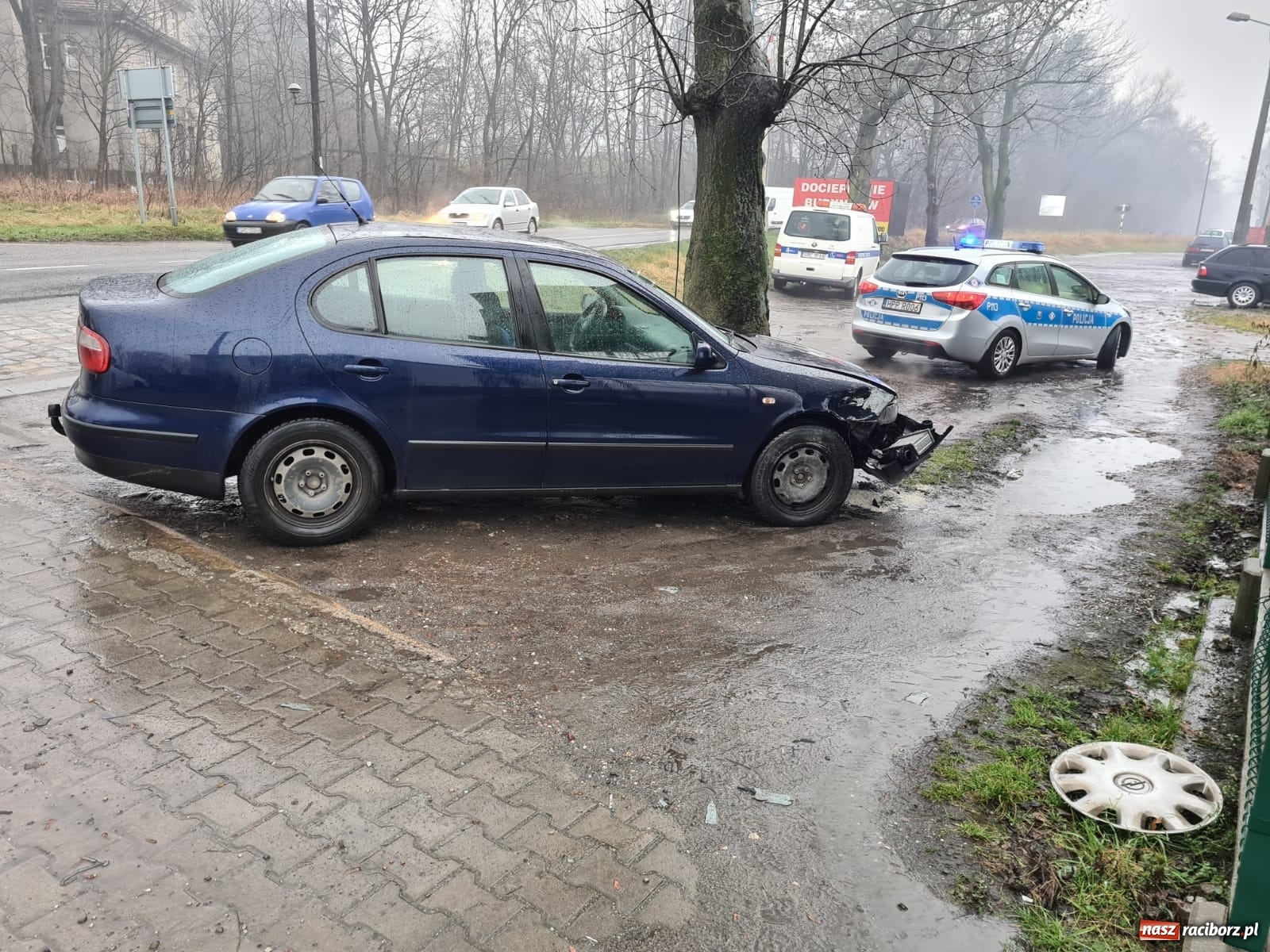 Zdjęcie w galerii na portalu naszraciborz.pl: Kolizja na skrzyżowaniu Rybnicka-Brzeska [FOTO]  wiadomości z regionu