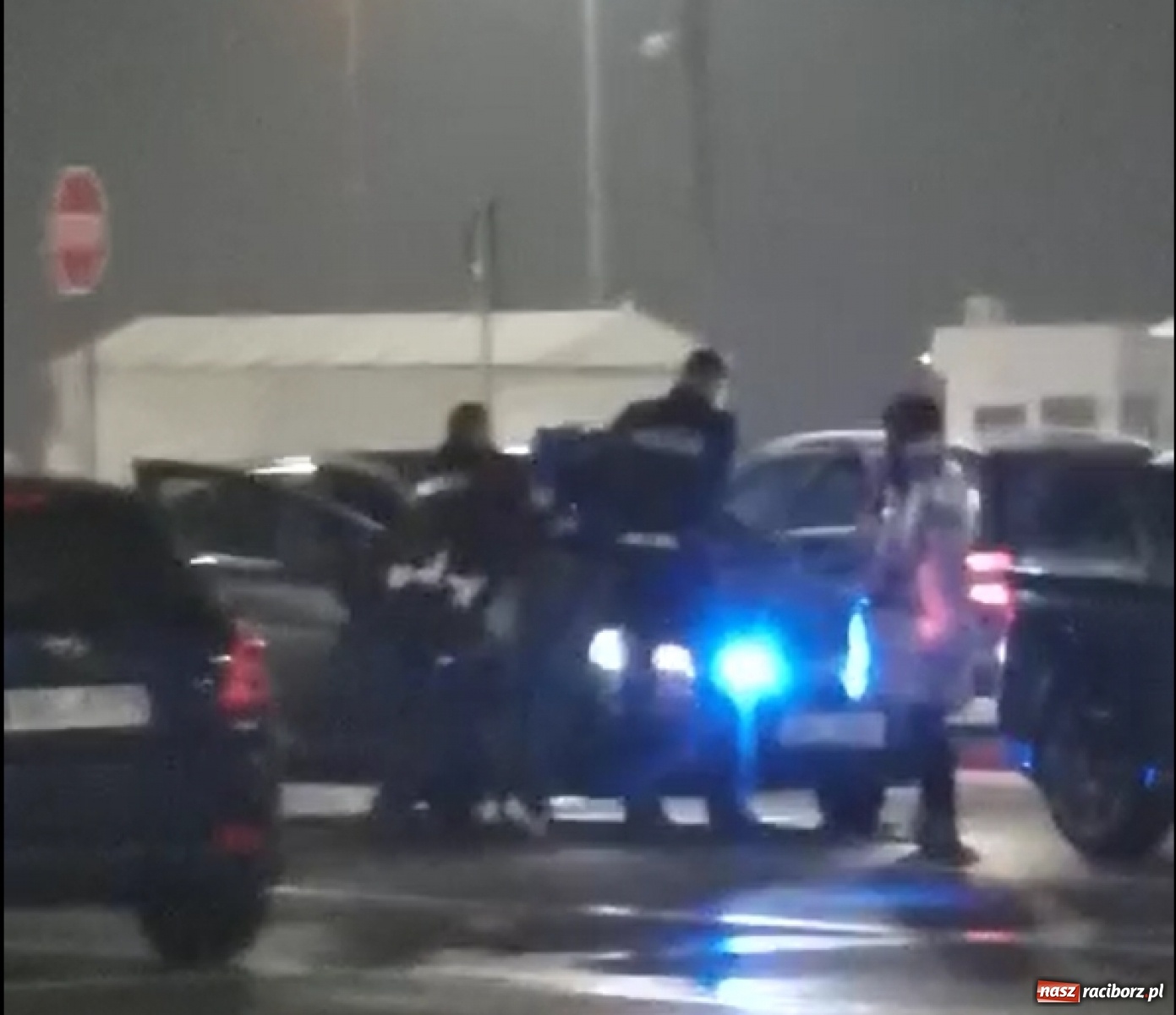 Zdjęcie w galerii na portalu naszraciborz.pl: Racibórz. Wieczorny pościg policji za kierowcą audi [FOTO] wiadomości z regionu