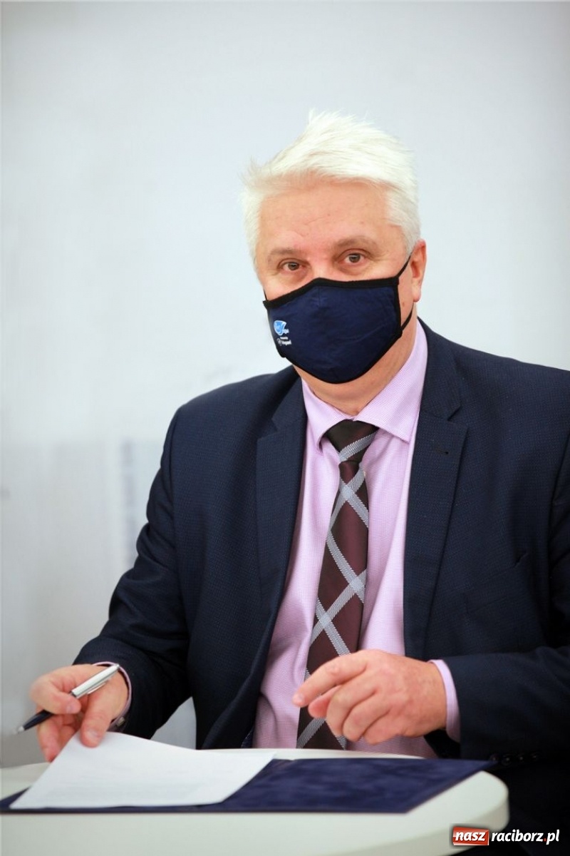 Zdjęcie w galerii na portalu naszraciborz.pl: Rafamet podpisał umowę z ARP Leasing oraz PKP Intercity Remtrak  wiadomości z regionu