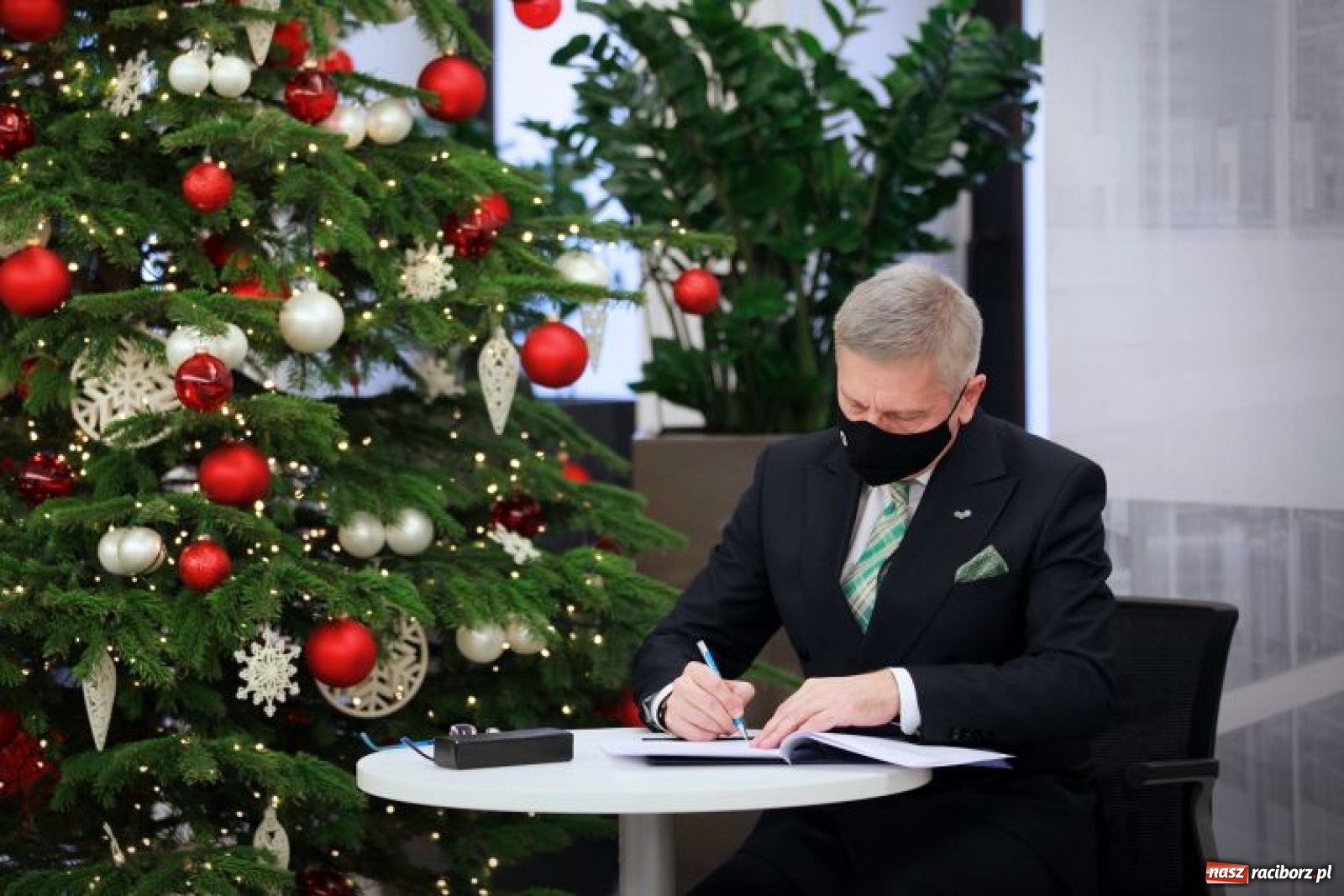 Zdjęcie w galerii na portalu naszraciborz.pl: Rafamet podpisał umowę z ARP Leasing oraz PKP Intercity Remtrak  wiadomości z regionu