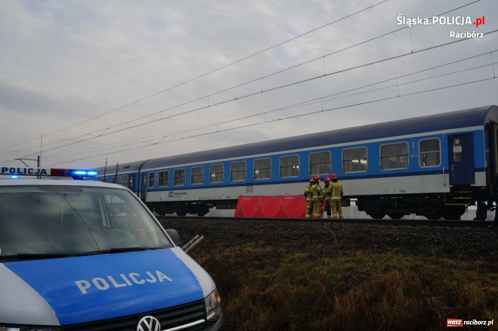 Zdjęcie w galerii na portalu naszraciborz.pl: Śmiertelne potrącenie na trasie Racibórz-Markowice [FOTO] wiadomości z regionu