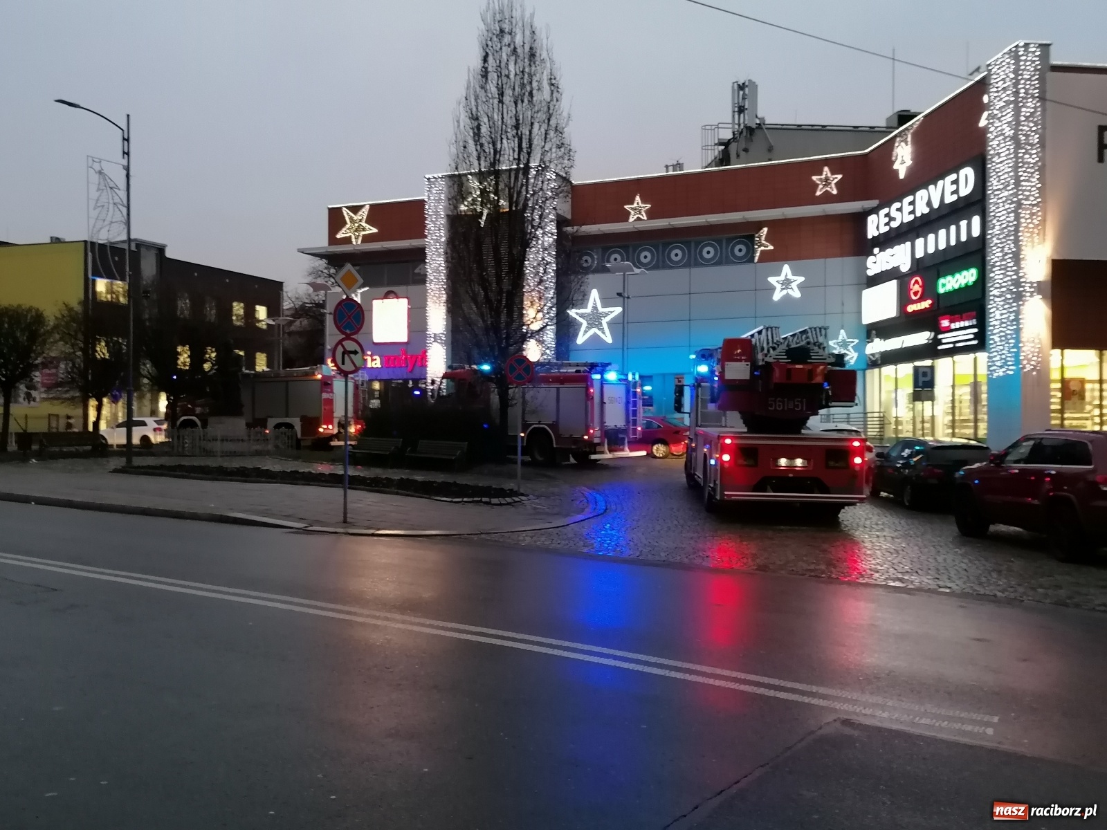 Zdjęcie w galerii na portalu naszraciborz.pl: Raport 998. Próba samobójcza na moście zamkowym wiadomości z regionu