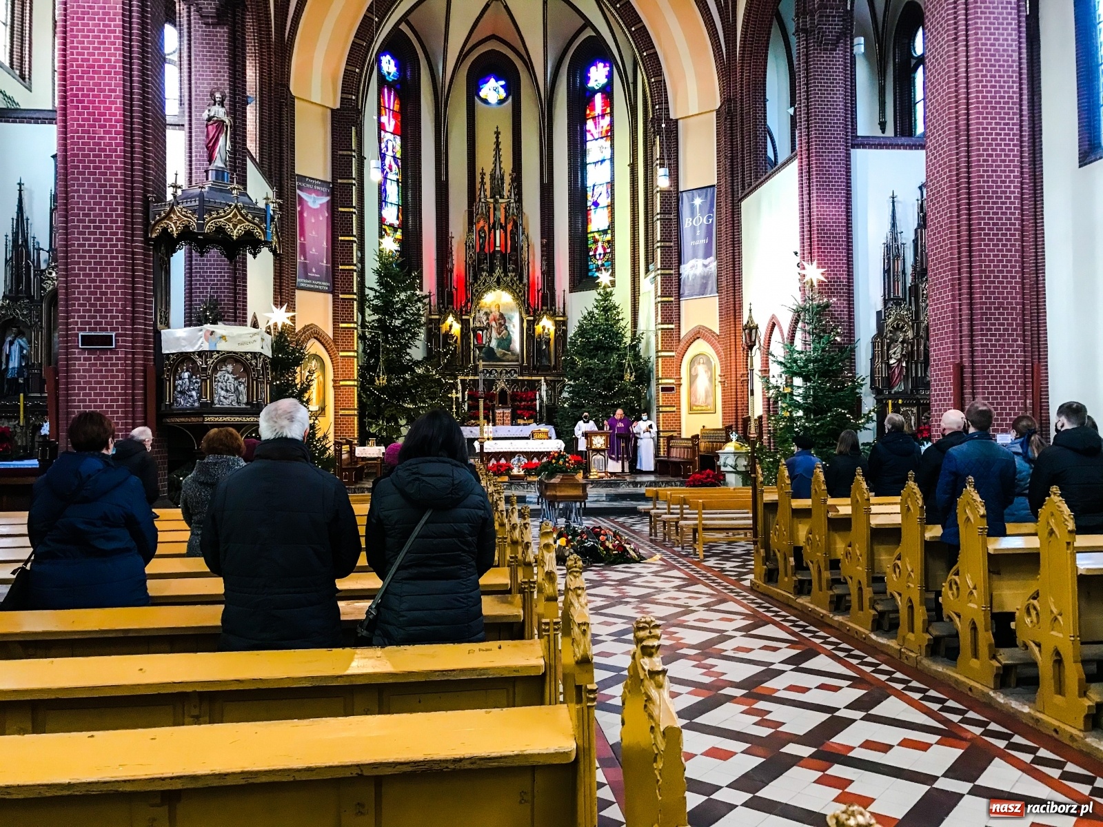 Zdjęcie w galerii na portalu naszraciborz.pl: Na cmentarzu na Starej Wsi pożegnano śp. Alfreda Otlika  wiadomości z regionu