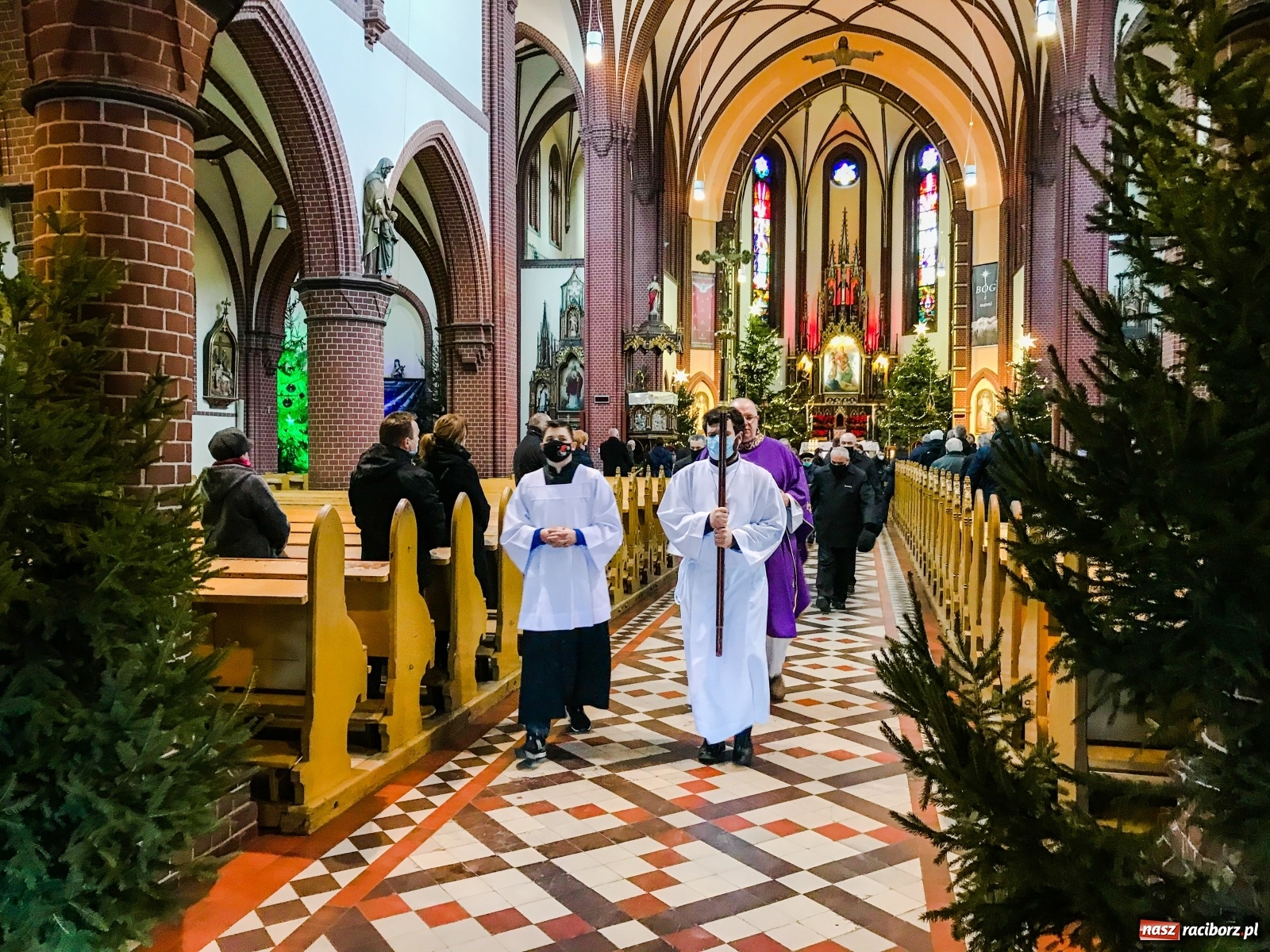 Zdjęcie w galerii na portalu naszraciborz.pl: Na cmentarzu na Starej Wsi pożegnano śp. Alfreda Otlika  wiadomości z regionu