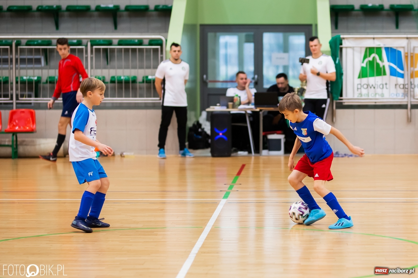 Zdjęcie w galerii na portalu naszraciborz.pl: Noworoczny Turniej Piłki Nożnej w Arenie Rafako wiadomości z regionu