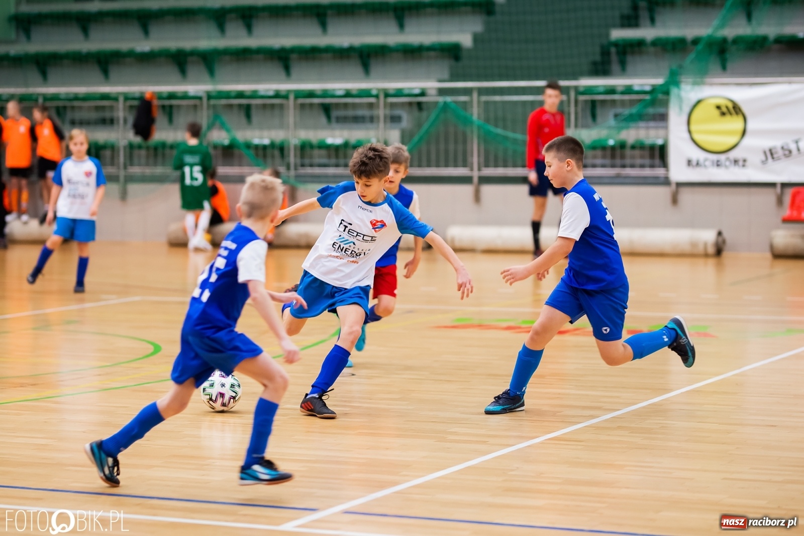 Zdjęcie w galerii na portalu naszraciborz.pl: Noworoczny Turniej Piłki Nożnej w Arenie Rafako wiadomości z regionu