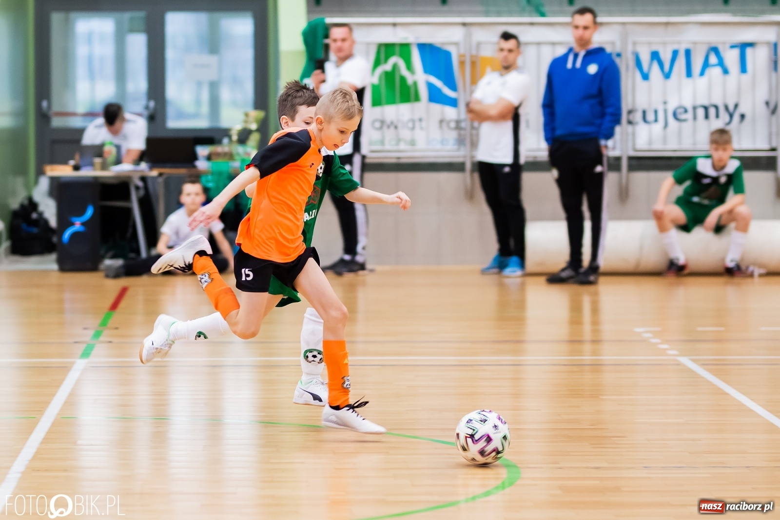 Zdjęcie w galerii na portalu naszraciborz.pl: Noworoczny Turniej Piłki Nożnej w Arenie Rafako wiadomości z regionu