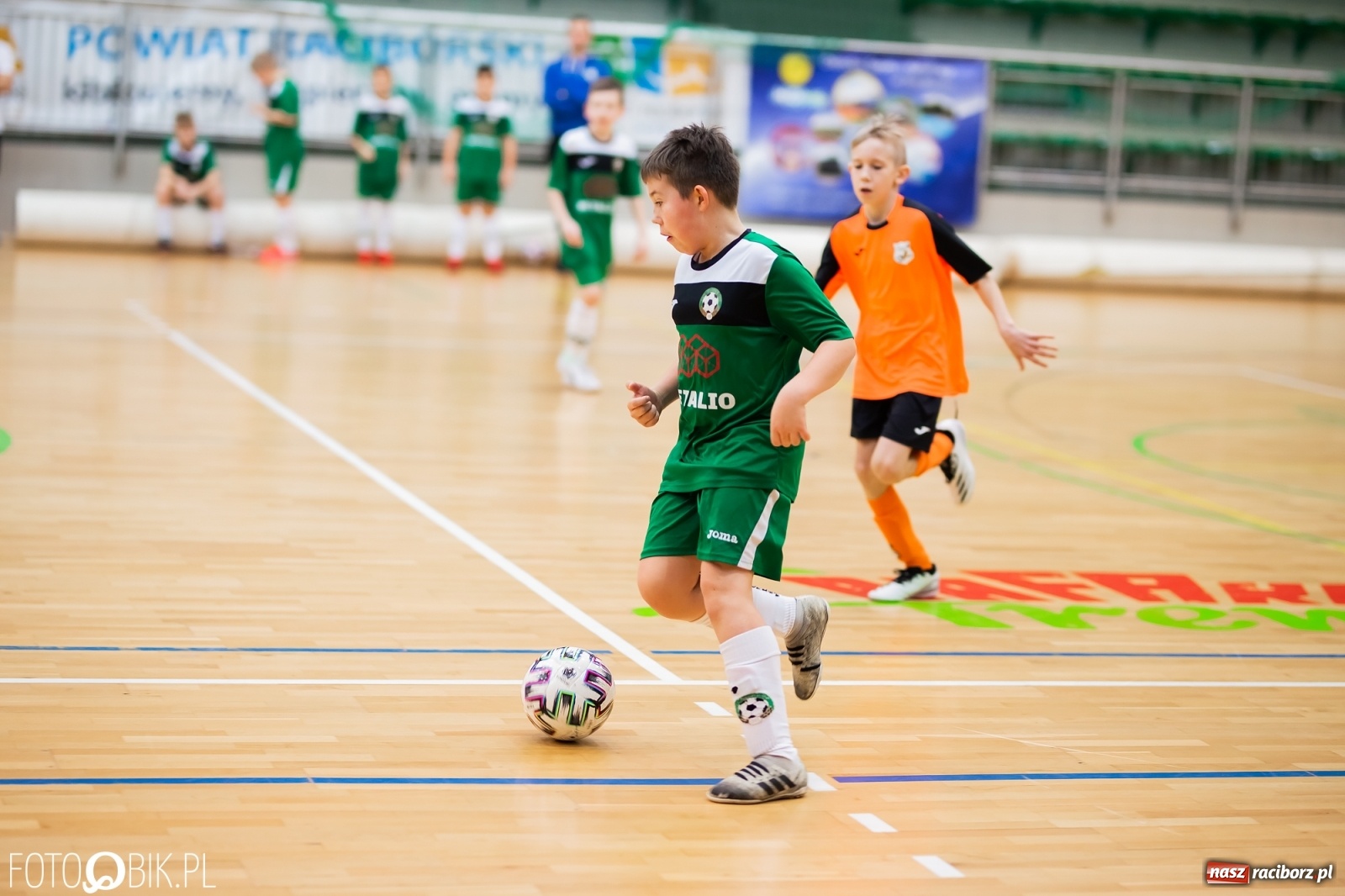 Zdjęcie w galerii na portalu naszraciborz.pl: Noworoczny Turniej Piłki Nożnej w Arenie Rafako wiadomości z regionu