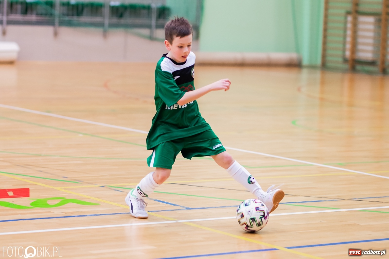 Zdjęcie w galerii na portalu naszraciborz.pl: Noworoczny Turniej Piłki Nożnej w Arenie Rafako wiadomości z regionu
